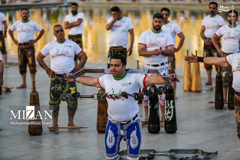عکس / ورزش زورخانهای در میدان نقش جهان 18