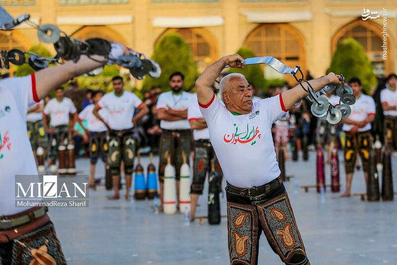 عکس / ورزش زورخانهای در میدان نقش جهان 17