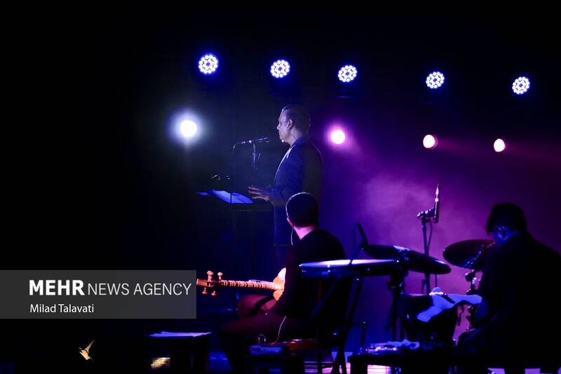 عکس / کنسرت علیرضا قربانی در رشت 2