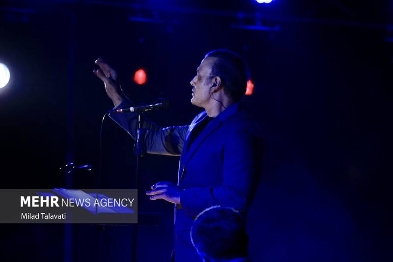 عکس / کنسرت علیرضا قربانی در رشت 3