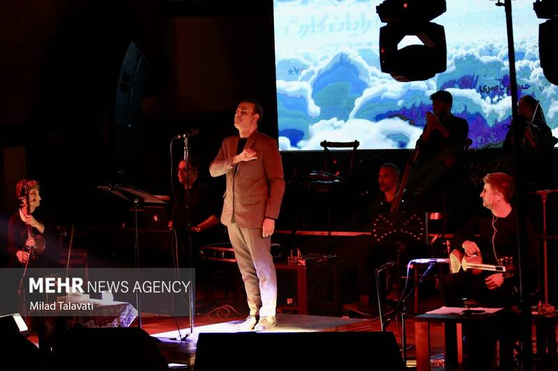 عکس / کنسرت علیرضا قربانی در رشت 8