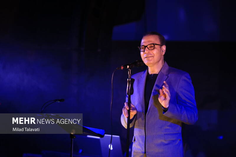 عکس / کنسرت علیرضا قربانی در رشت 15