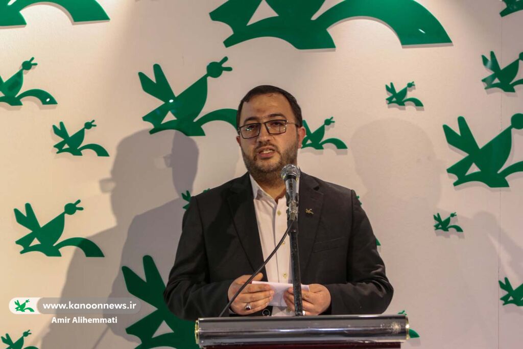 آیین رونمایی از کتاب «هرجا تو باشی» حداد عادل برگزار شد 3