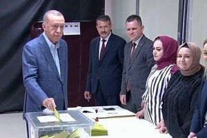اردوغان هم رای خود را به صندوق انداخت