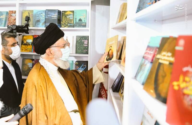 میزبانی از رهبر انقلاب در نمایشگاه کتاب به روایت آقای وزیر 5
