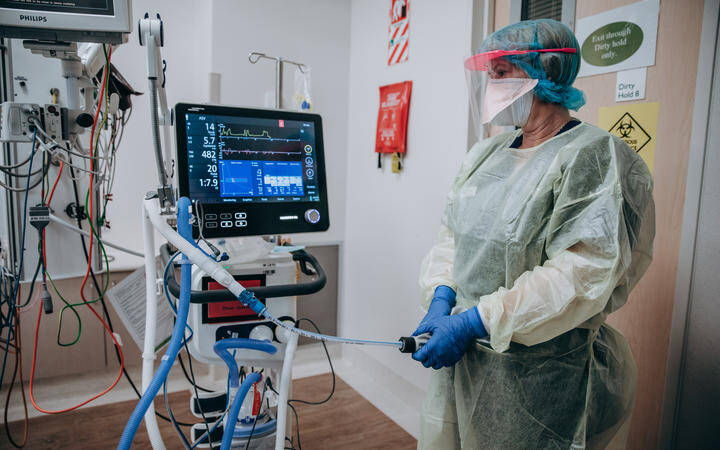 ونتیلاتورها عامل مرگ بیماران کووید ۱۹ هستند/«طوفان سیتوکین» هیچ نقشی در مرگ و میر کرونایی نداشت!+عکس و سند