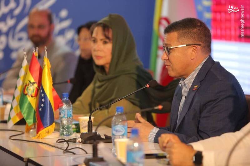 رونمایی کتاب «سلول شماره ۱۴» شامل خاطرات رهبر انقلاب/ سفیر بولیوی: سلول شماره ۱۴ ارائۀ زندگی یک مبارز حقیقی است