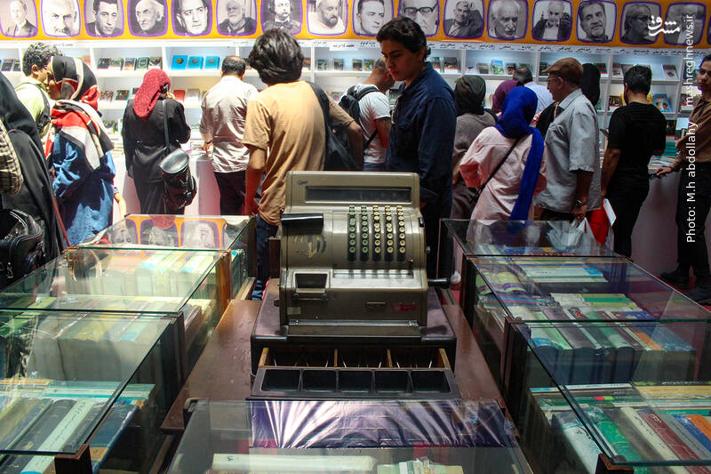 عکس/ نمایشگاه کتاب در روز هشتم