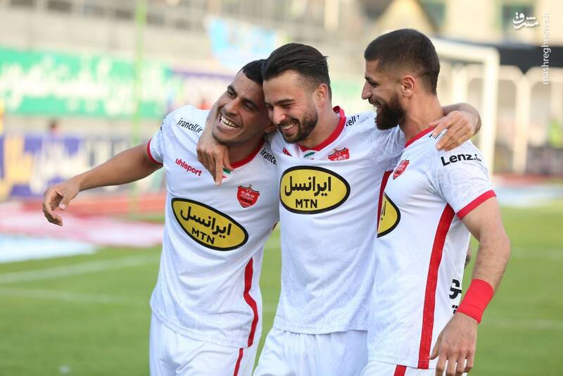 لیگ رنگ قرمز به خود گرفت/ جشن قهرمانی پرسپولیس در مازندران +عکس