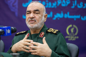 پیشرفتهترین سلاحها را داریم / قاتلان حاج قاسم سیلی نهایی را میخورند / بزرگترین شکست تاریخی دشمن در اغتشاشات اخیر بود