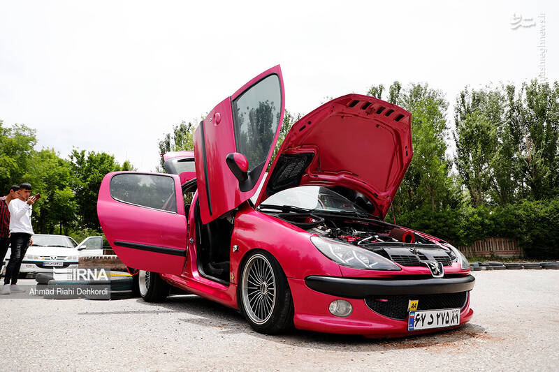 عکس/ گردهمایی خودرویی در شهرکرد