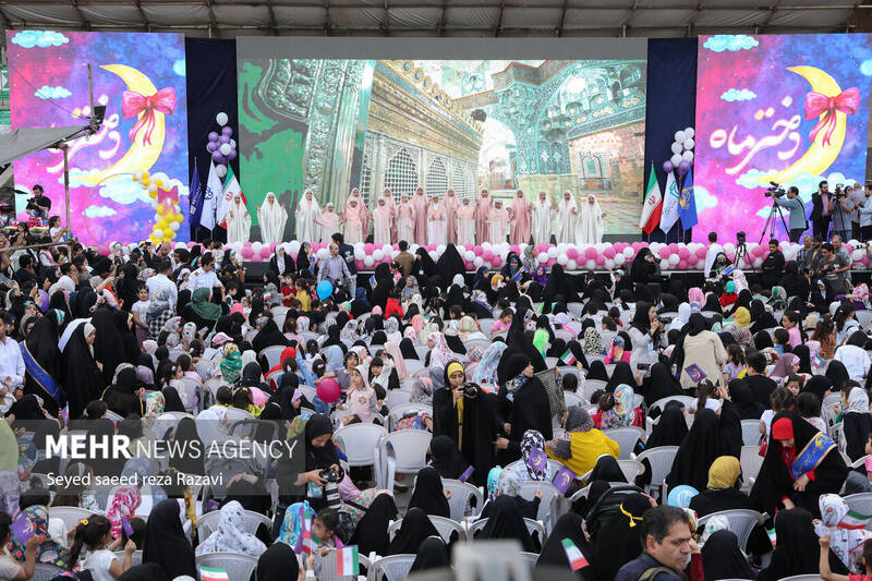 جشن بزرگ «دختر ماه» در آستانه میلاد با سعادت حضرت فاطمه معصومه (س) و به مناسبت گرامیداشت روز دختر، با حضور پنج هزار نفر از دختران و همزمان با سی و چهارمین نمایشگاه بینالمللی کتاب تهران بعدازظهر امروز جمعه ۲۹ اردیبهشت ماه ۱۴۰۲ در مصلی امام خمینی (ره) برگزار شد