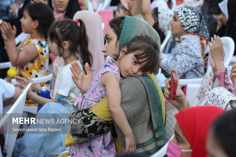 جشن بزرگ «دختر ماه» در آستانه میلاد با سعادت حضرت فاطمه معصومه (س) و به مناسبت گرامیداشت روز دختر، با حضور پنج هزار نفر از دختران و همزمان با سی و چهارمین نمایشگاه بینالمللی کتاب تهران بعدازظهر امروز جمعه ۲۹ اردیبهشت ماه ۱۴۰۲ در مصلی امام خمینی (ره) برگزار شد