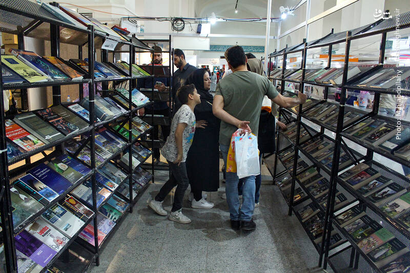 عکس/ نمایشگاه بینالمللی کتاب به روز دهم رسید