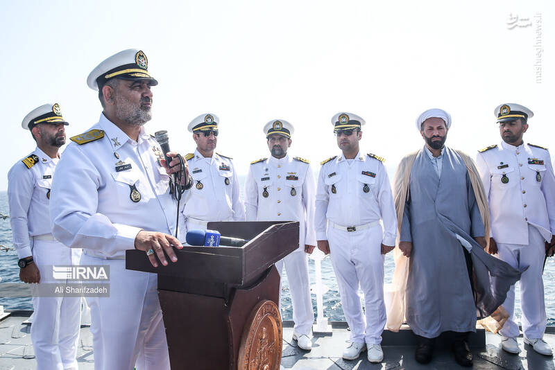 عکس/ استقبال فرمانده نیروی دریایی از دریانوردان ایرانی