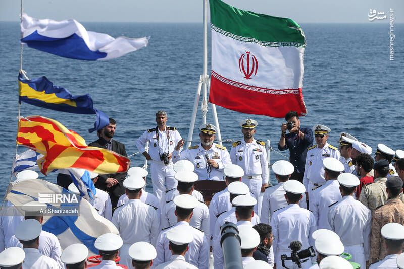 عکس/ استقبال فرمانده نیروی دریایی از دریانوردان ایرانی