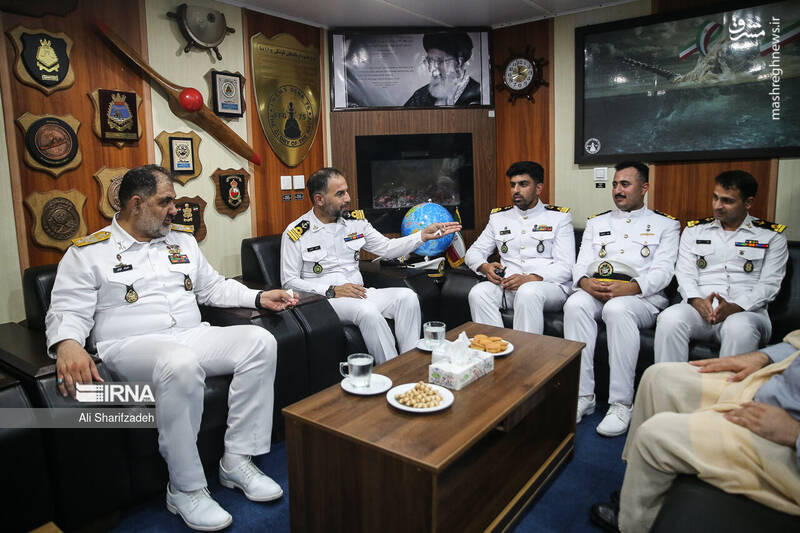 عکس/ استقبال فرمانده نیروی دریایی از دریانوردان ایرانی