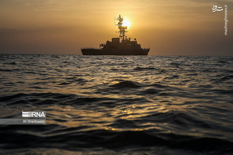 عکس/ استقبال فرمانده نیروی دریایی از دریانوردان ایرانی