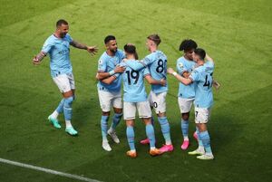 پیروزی سیتی در روز جشن قهرمانی هواداران با «موز»