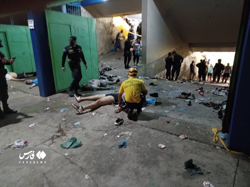 بازار سیاه بلیت فروشی ۹ تماشاگر را به کام مرگ کشاند +عکس و فیلم