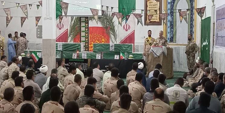 وداع فرمانده مرزبانی فراجا با شهدا +عکس