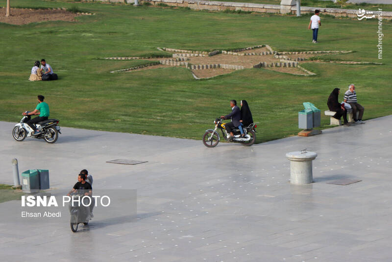 عکس/ میدان نقش جهان یا پیست موتور سواران