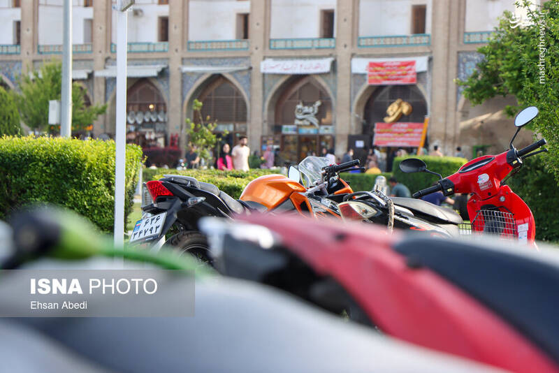 عکس/ میدان نقش جهان یا پیست موتور سواران