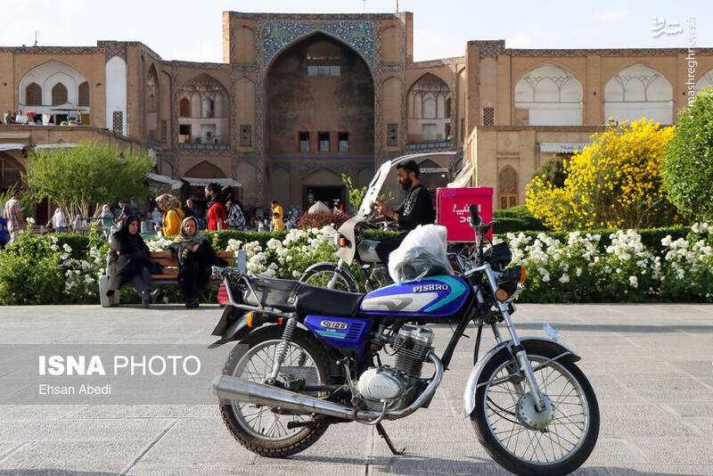 عکس/ میدان نقش جهان یا پیست موتور سواران