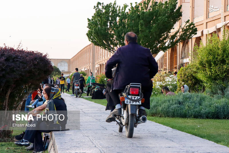 عکس/ میدان نقش جهان یا پیست موتور سواران