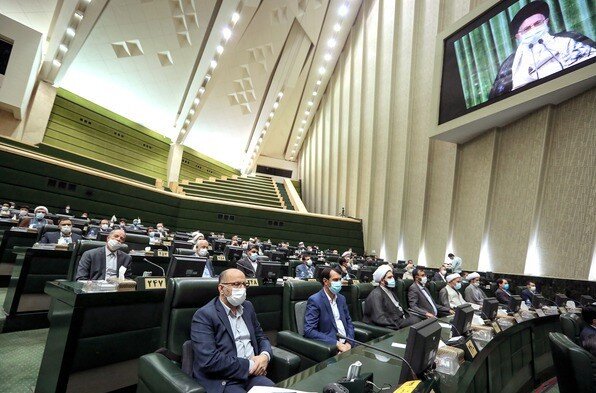 انقلابیماندن و مردمیبودن؛ کلیدواژه توصیه رهبر انقلاب به نمایندگان مجلس 2