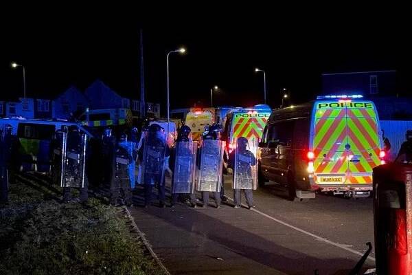 خشم مردم انگلیس از کشتهشدن ۲ جوان در تعقیب پلیس+عکس