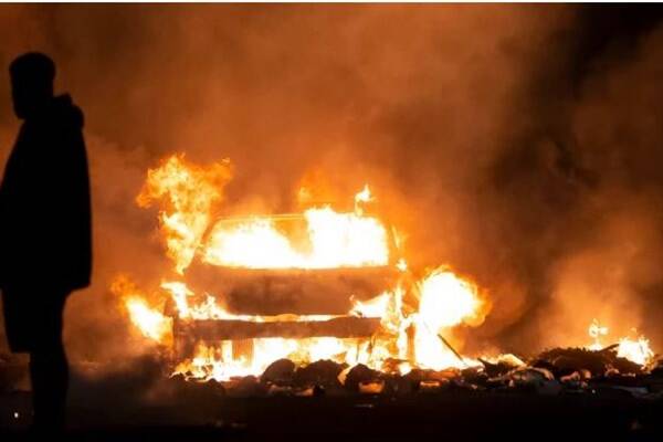 خشم مردم انگلیس از کشتهشدن ۲ جوان در تعقیب پلیس+عکس