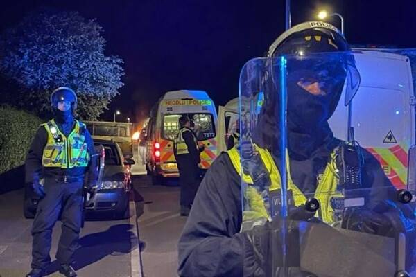 خشم مردم انگلیس از کشتهشدن ۲ جوان در تعقیب پلیس+عکس