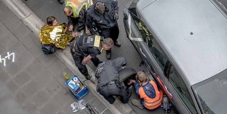 حمله پلیس آلمان به فعالان محیط زیستی+عکس و فیلم