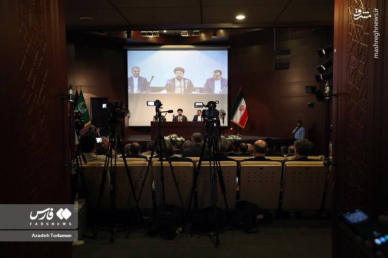 عکس/ تجدید بیعت وزیر خارجه با آرمانهای امام خمینی(ره)