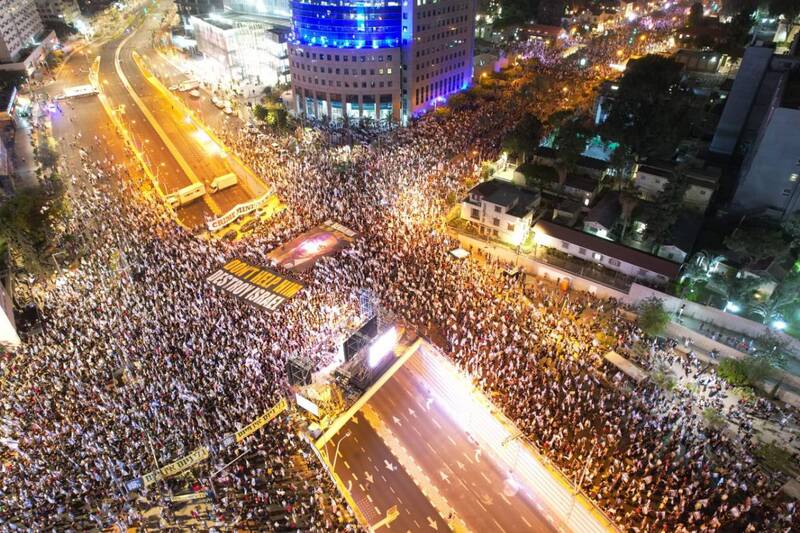 اعتراض ۸۵ هزار صهیونیست علیه نتانیاهو در هفته بیست و یکم/ صهیونیستها به نشست تابستانی کنست نزدیکتر میشوند + عکس و فیلم