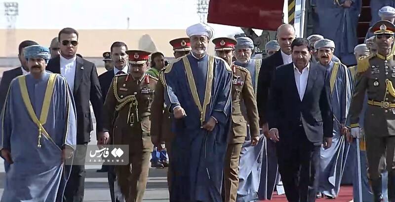 پادشاه عمان وارد تهران شد