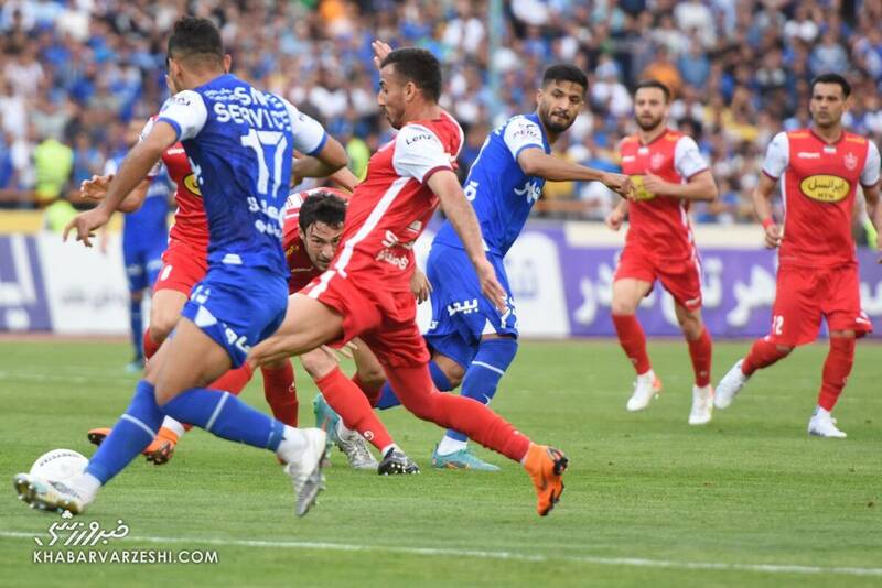 در پرسپولیس بازی میکردم اما میگفتند خونم آبی است/ آلکثیر و قایدی شانس اول گلزنی هستند/ اشکالی ندارد داور خارجی دربی را سوت بزند