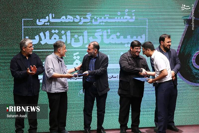 عکس / نخستین گردهمایی سینماگران انقلاب و دفاع مقدس 24