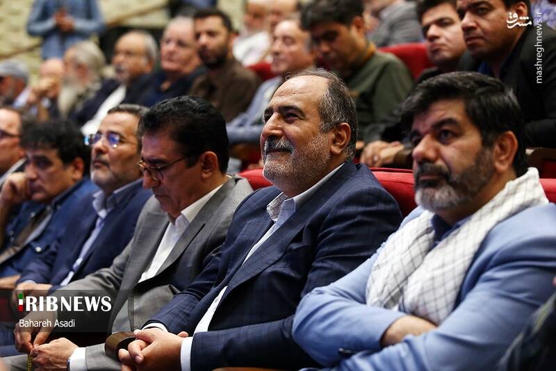 عکس / نخستین گردهمایی سینماگران انقلاب و دفاع مقدس 11