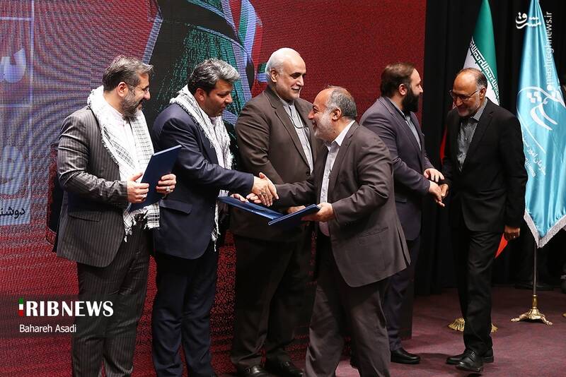 عکس / نخستین گردهمایی سینماگران انقلاب و دفاع مقدس 18