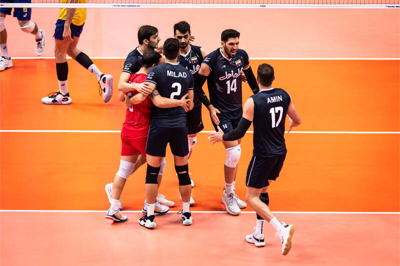 والیبال در انتظار حمایت همه جانبه/ پیشنهاد کمک به روش سرخابی ها!