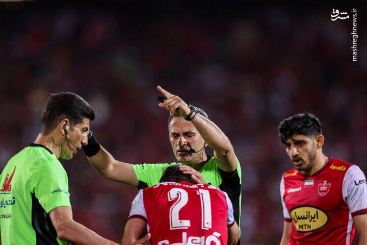 پرسپولیس با شکست استقلال ۲ جام گرفت/ پیروزی سرخها در جنگ تمام عیار دربی +عکس و فیلم