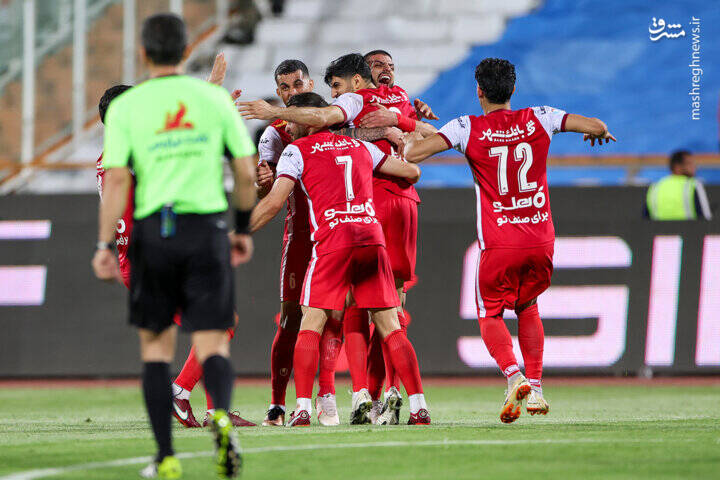 پرسپولیس با شکست استقلال ۲ جام گرفت/ پیروزی سرخها در جنگ تمام عیار دربی +عکس و فیلم