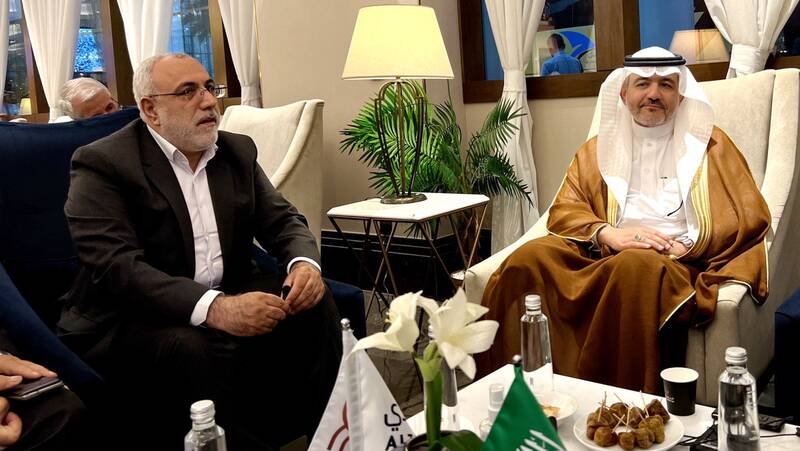 سعودیها از سرپرست حجاج ایرانی استقبال کردند+عکس