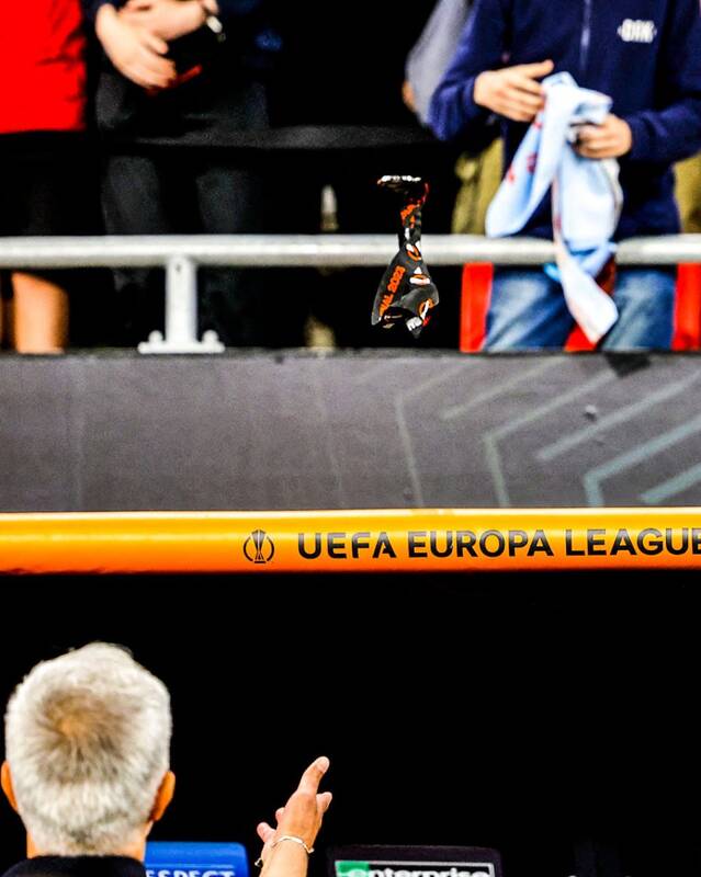 مدال مورینیو به یک هوادار رسید +عکس