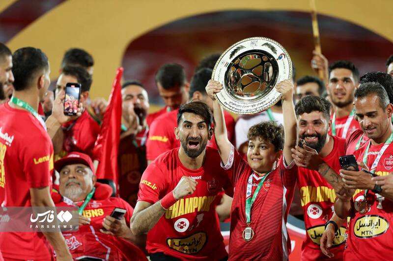 جشن قهرمانی پدر و فرزندی پرسپولیسیها +عکس
