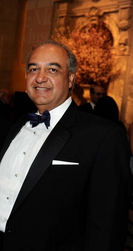 چرا دوست و دشمن به دنبال تبادل جاسوس ۱۰ میلیارد دلاری هستند+ عکس