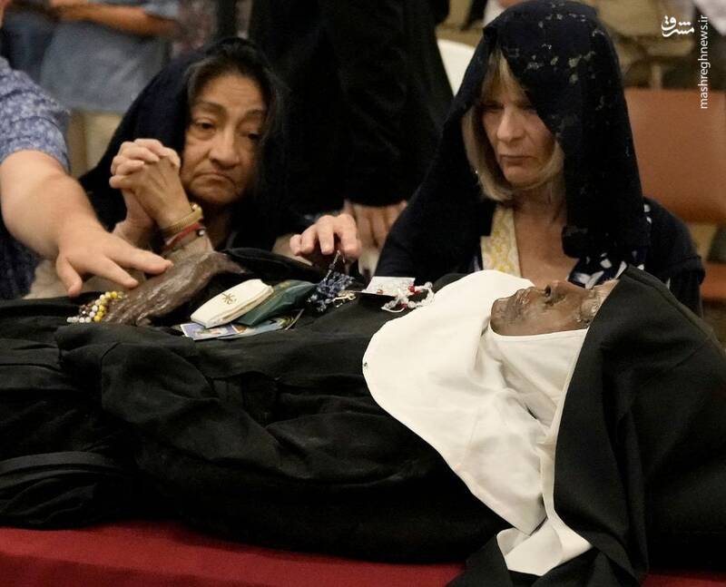 اهالی میسوری برای دیدن جسد یک راهبه صف کشیدند+ عکس