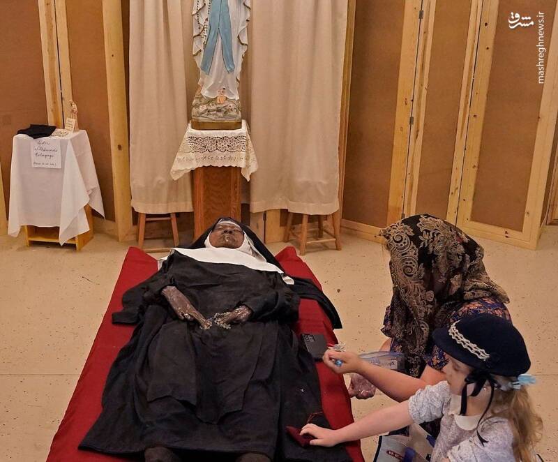 اهالی میسوری برای دیدن جسد یک راهبه صف کشیدند+ عکس